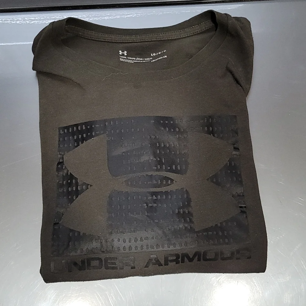Under Armour Shirt - Picture 3 of 3